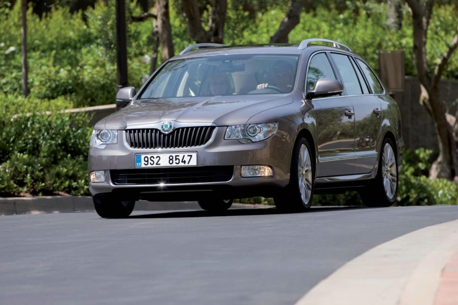  Skoda Superb Combi 2009 года  (фото 56 из 74)